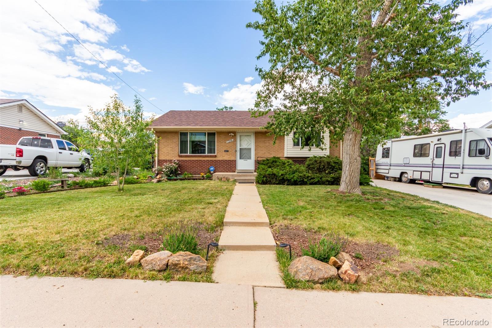 11254  Corona Drive, northglenn MLS: 7171066 Beds: 3 Baths: 2 Price: $437,500