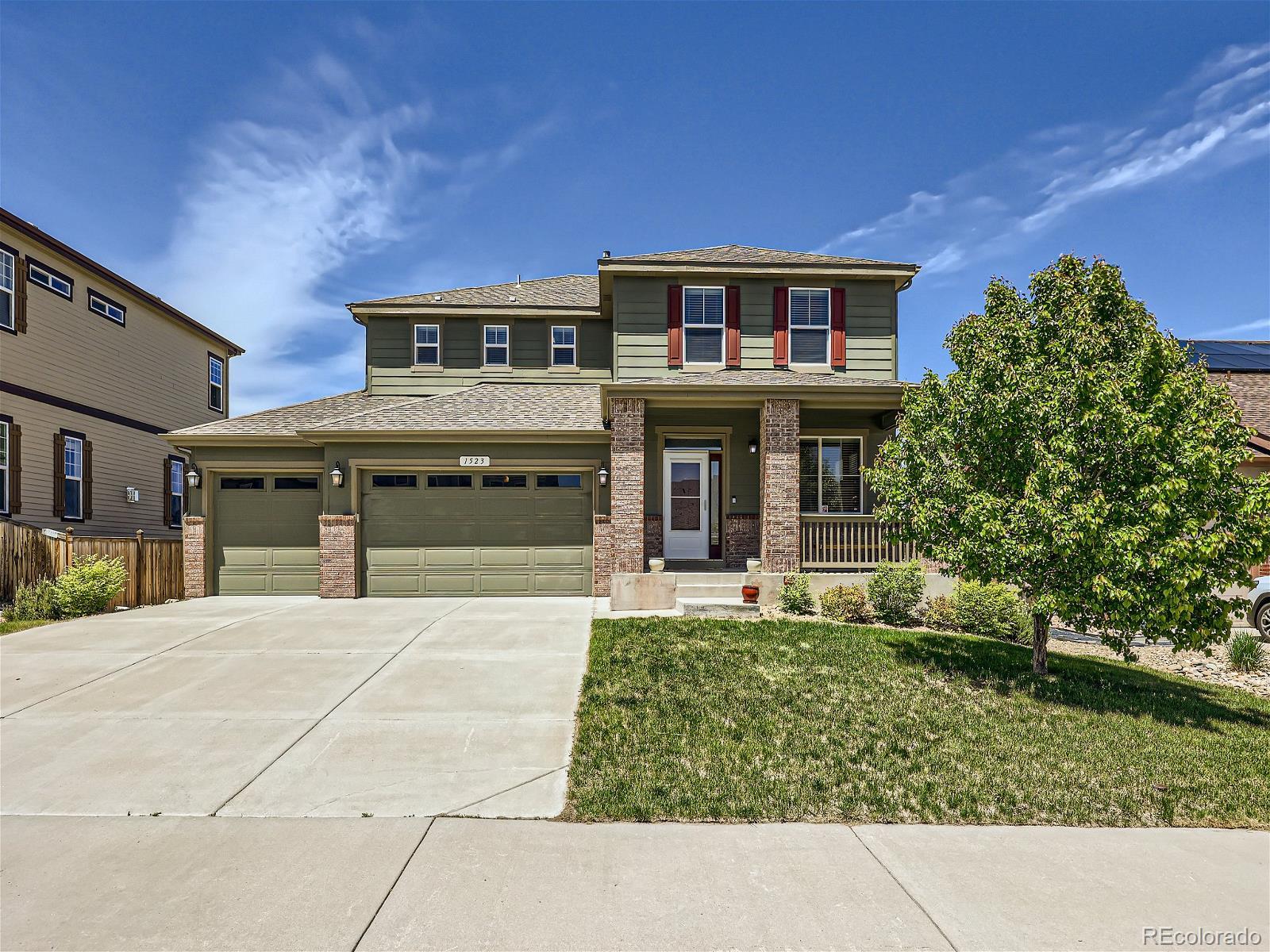 1523  Sidewinder Circle, castle rock MLS: 1605438 Beds: 4 Baths: 3 Price: $675,000