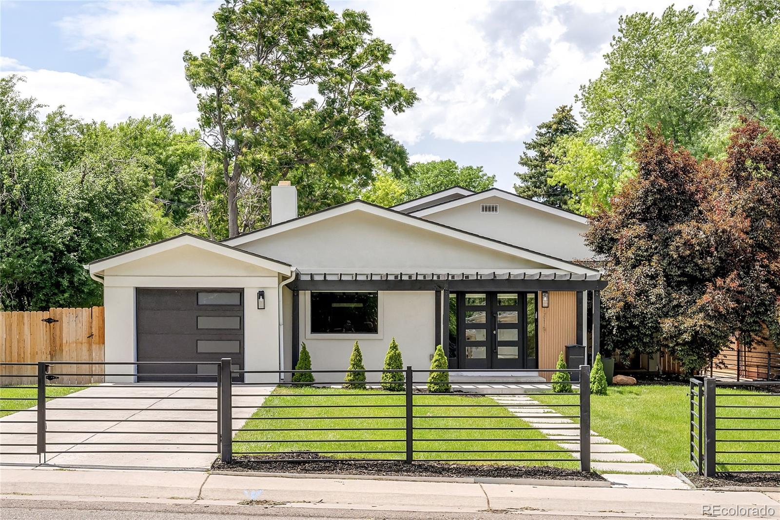 215  Hudson Street, denver MLS: 8755874 Beds: 4 Baths: 4 Price: $1,599,000