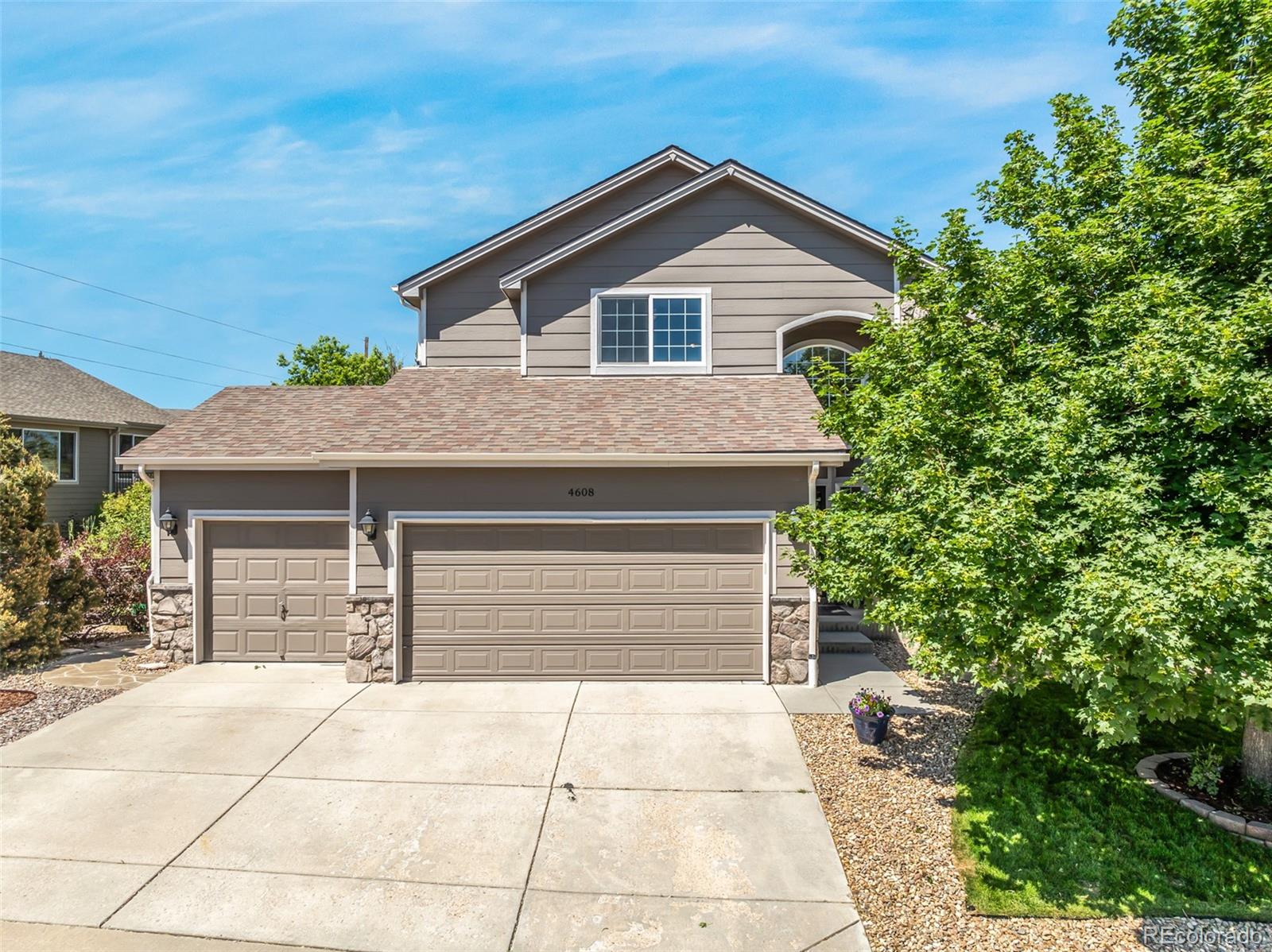 4608  Asbury Drive, castle rock MLS: 3528481 Beds: 4 Baths: 4 Price: $650,000