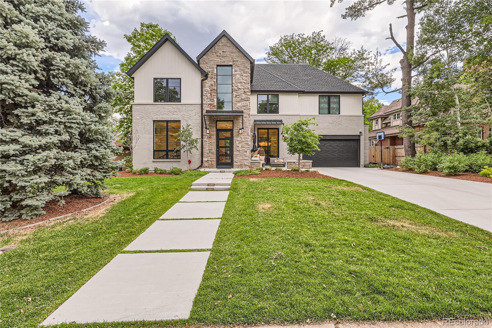 260  jasmine street, Denver sold home. Closed on 2024-07-29 for $3,200,000.