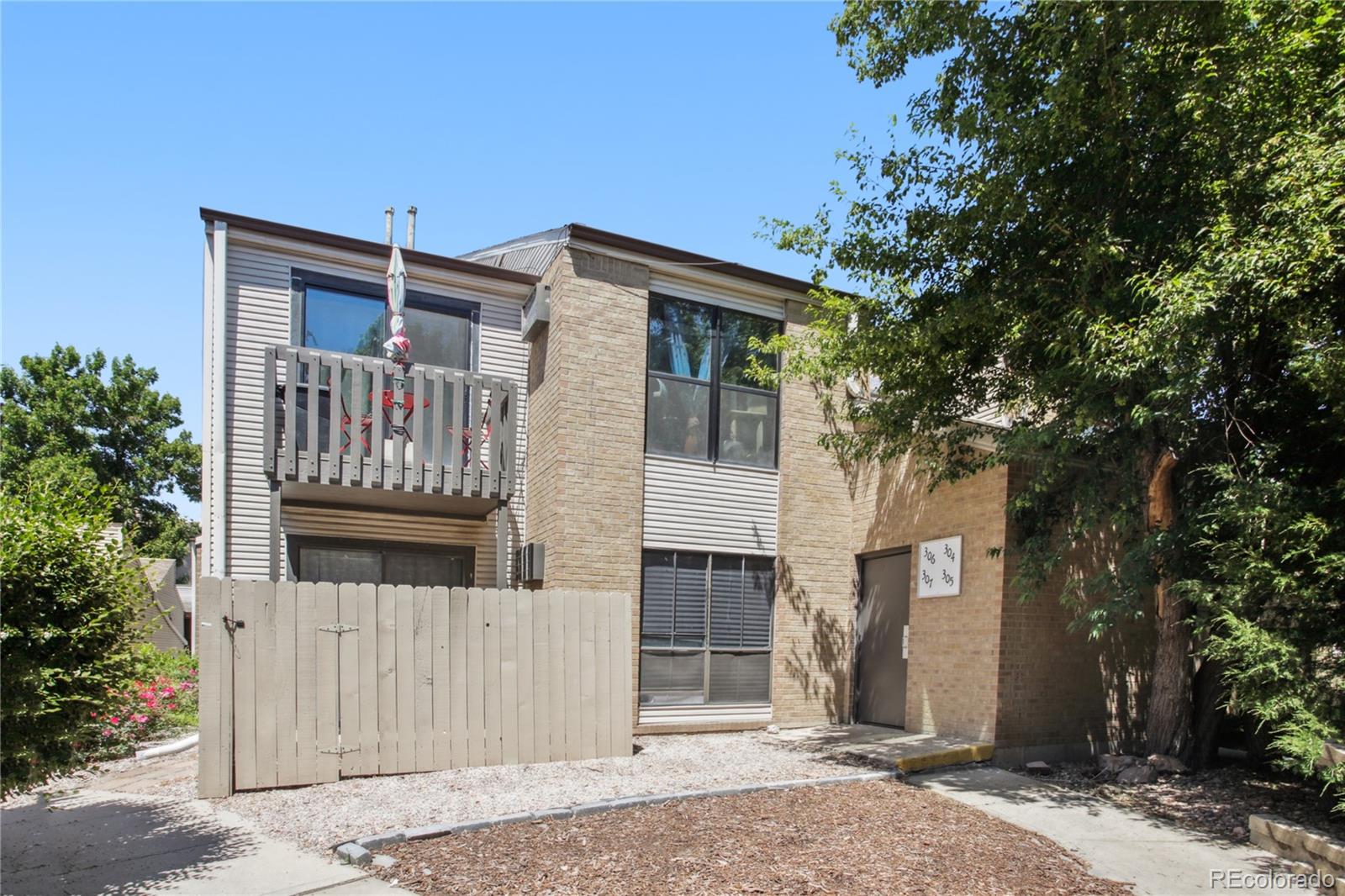 3550 s harlan street, Denver sold home. Closed on 2024-07-26 for $222,000.