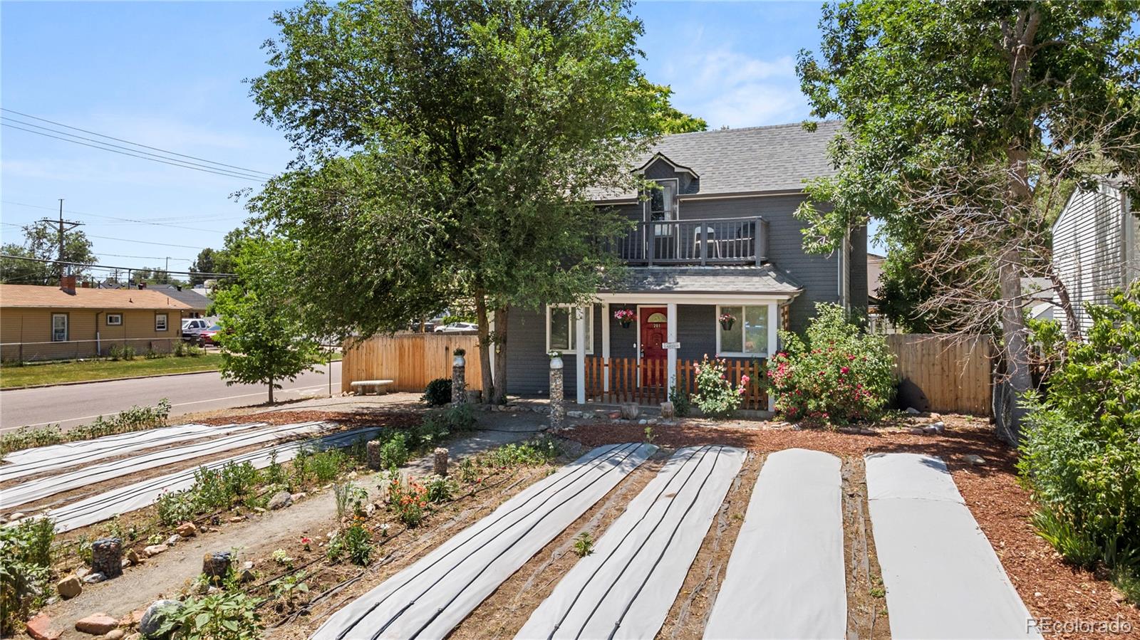 201  Julian Street, denver MLS: 8885289 Beds: 4 Baths: 3 Price: $574,999