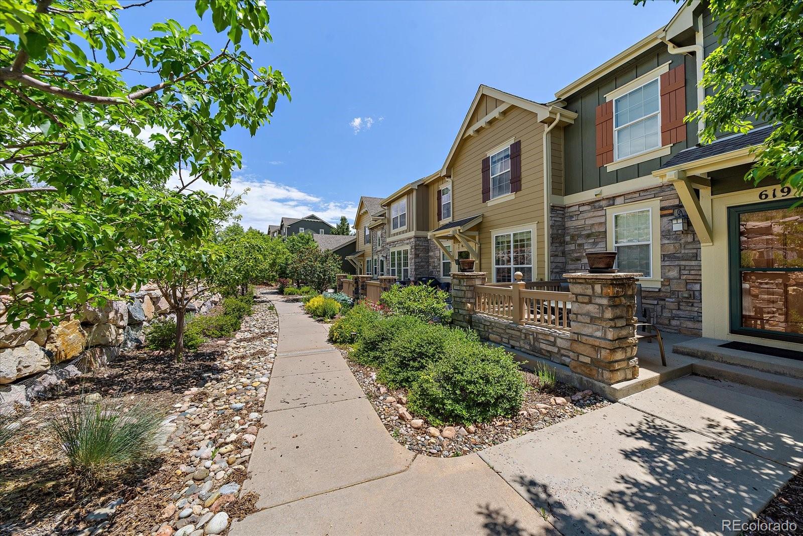 645  Hanging Rock Place, castle rock MLS: 9603380 Beds: 2 Baths: 3 Price: $460,000