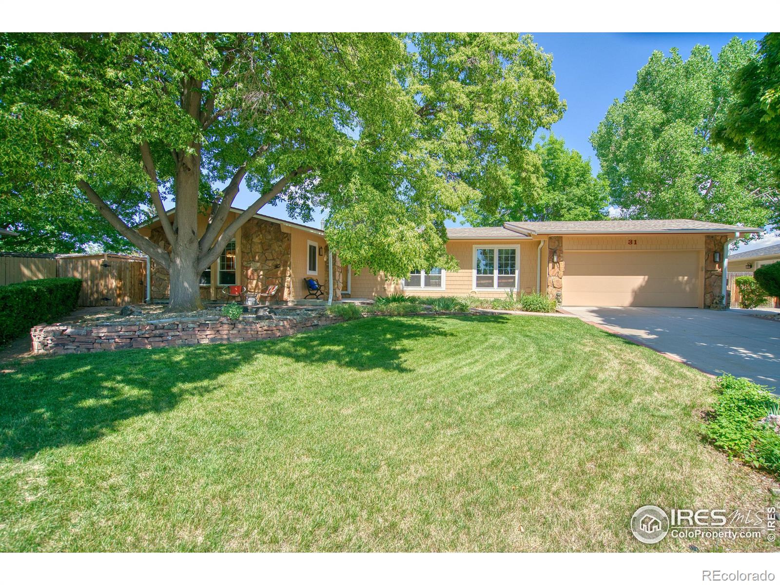 31  Cornell Drive, longmont MLS: 4567891012096 Beds: 4 Baths: 4 Price: $725,000