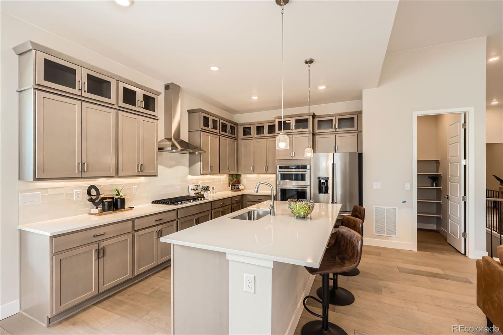 1871  Grayside Circle, castle rock MLS: 6551077 Beds: 3 Baths: 3 Price: $772,000