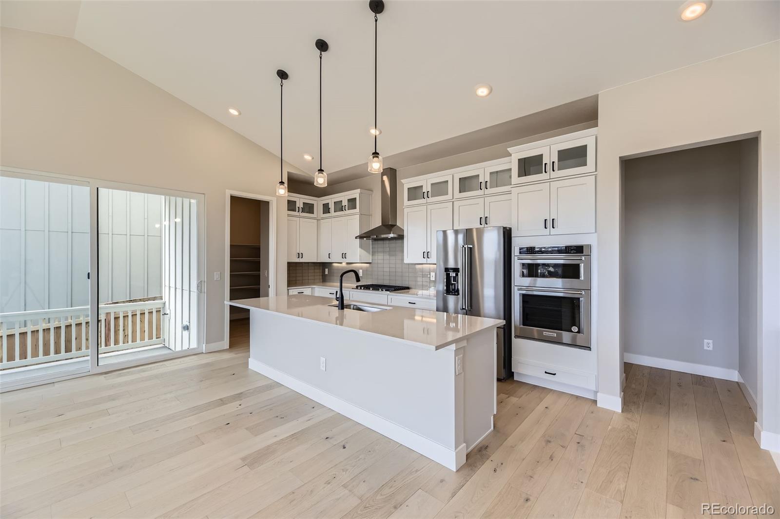 1881  Grayside Circle, castle rock MLS: 9817943 Beds: 2 Baths: 3 Price: $700,000