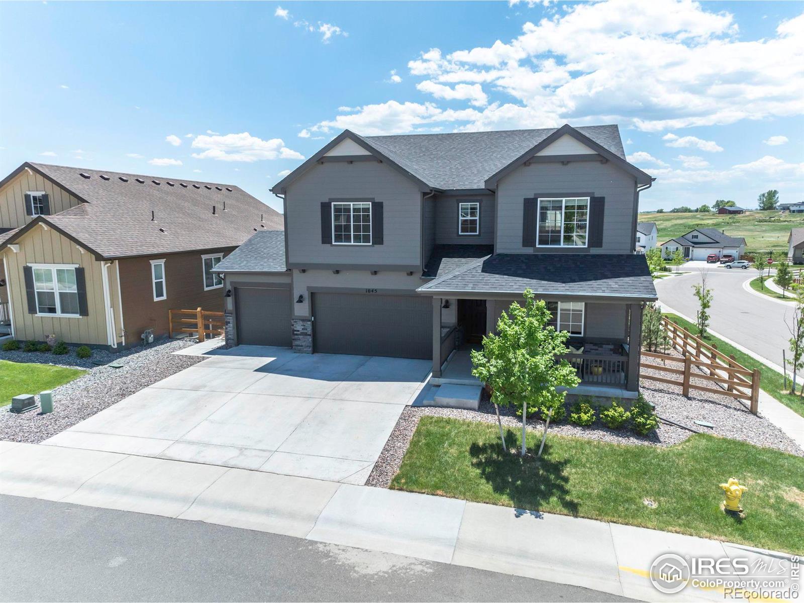 1045  Gabriella Lane, berthoud MLS: 4567891012224 Beds: 5 Baths: 5 Price: $875,000