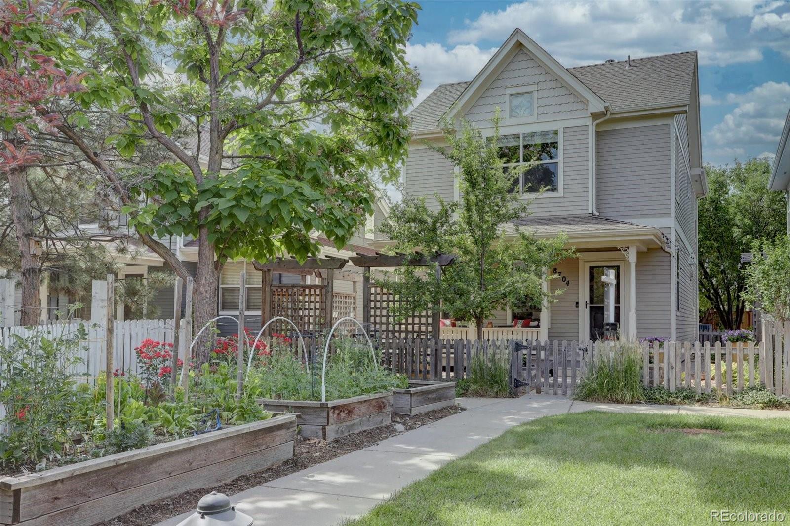 8704 E 29th Place, denver MLS: 8207408 Beds: 4 Baths: 4 Price: $775,000