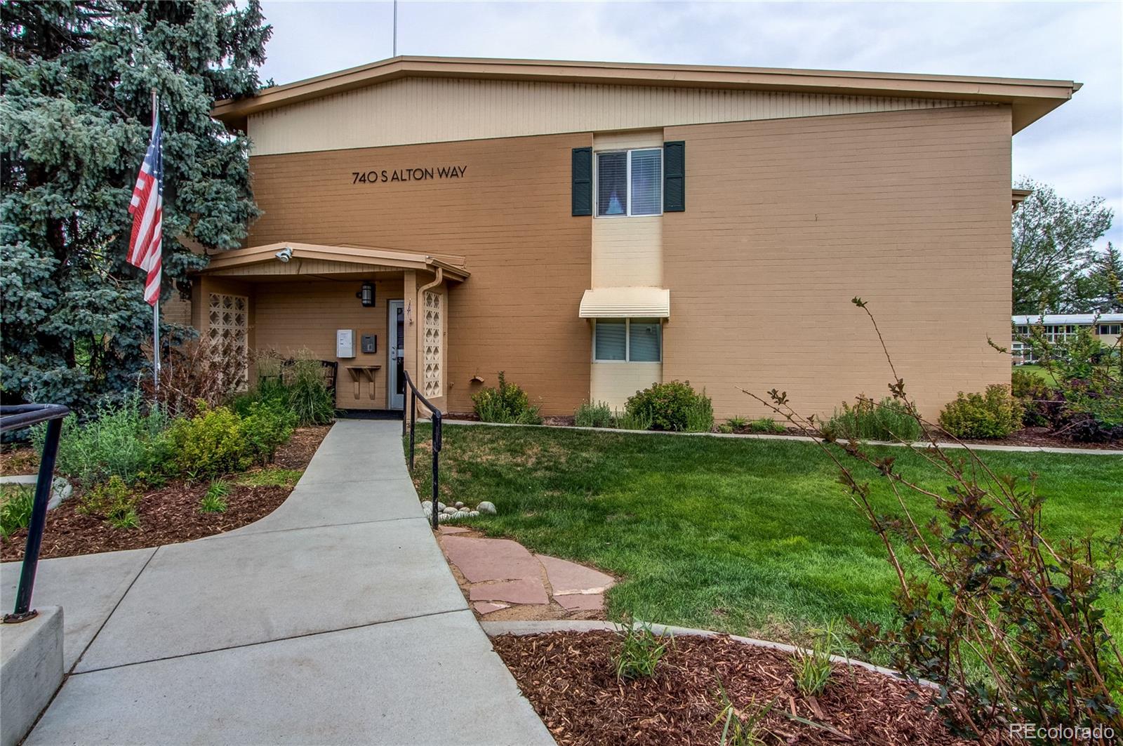 740 S Alton Way 8B, Denver  MLS: 6171644 Beds: 2 Baths: 2 Price: $199,900