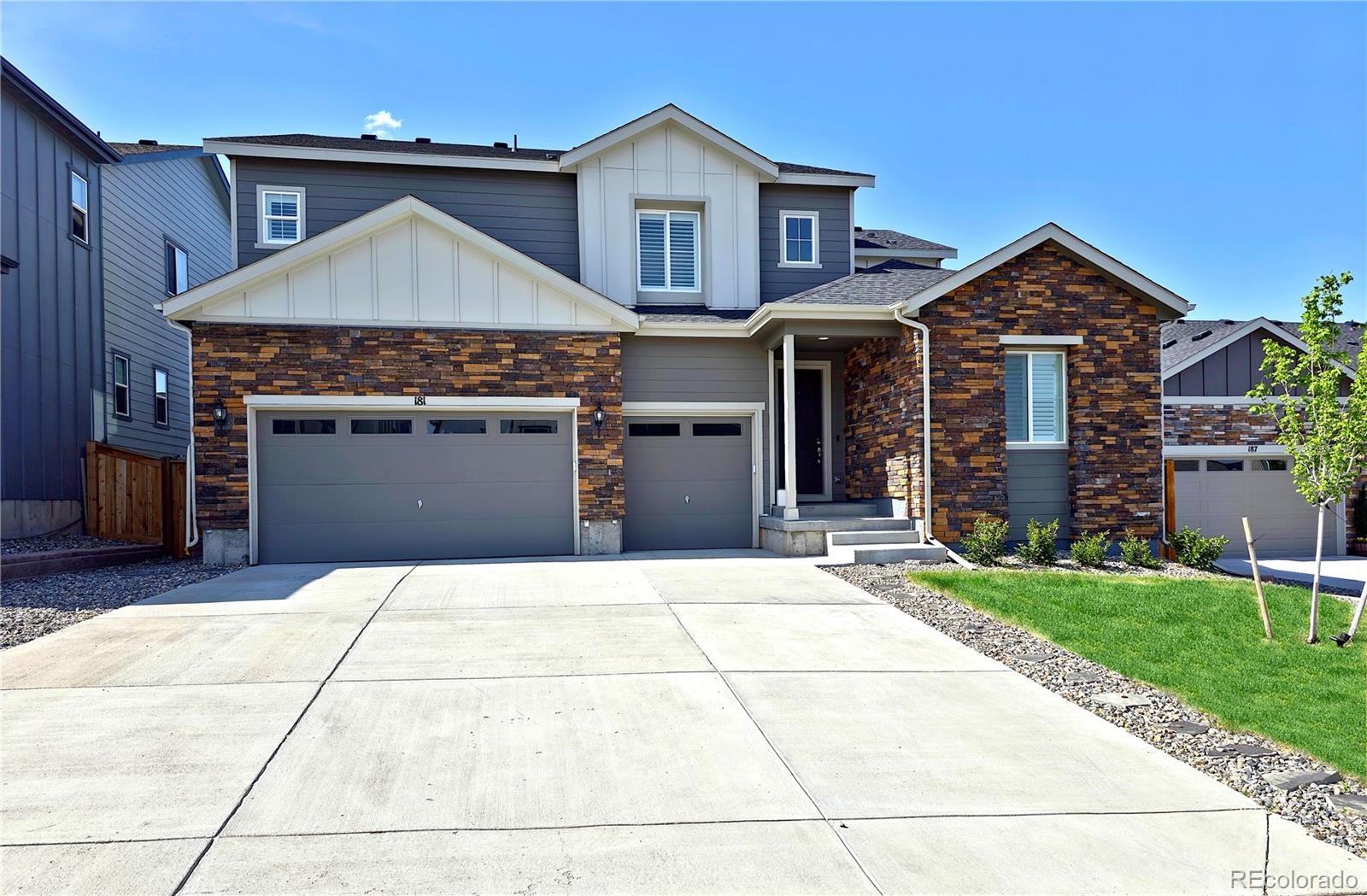 181  Rockingham Circle, castle pines MLS: 6792337 Beds: 5 Baths: 4 Price: $974,999