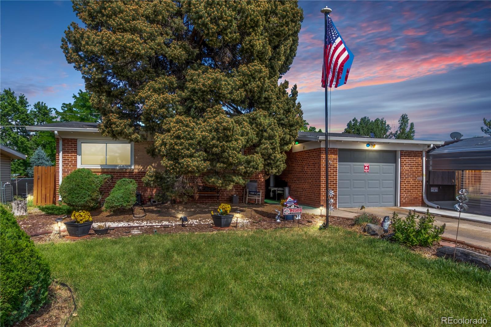 2910 N Steele Street, denver MLS: 7485441 Beds: 3 Baths: 2 Price: $539,900