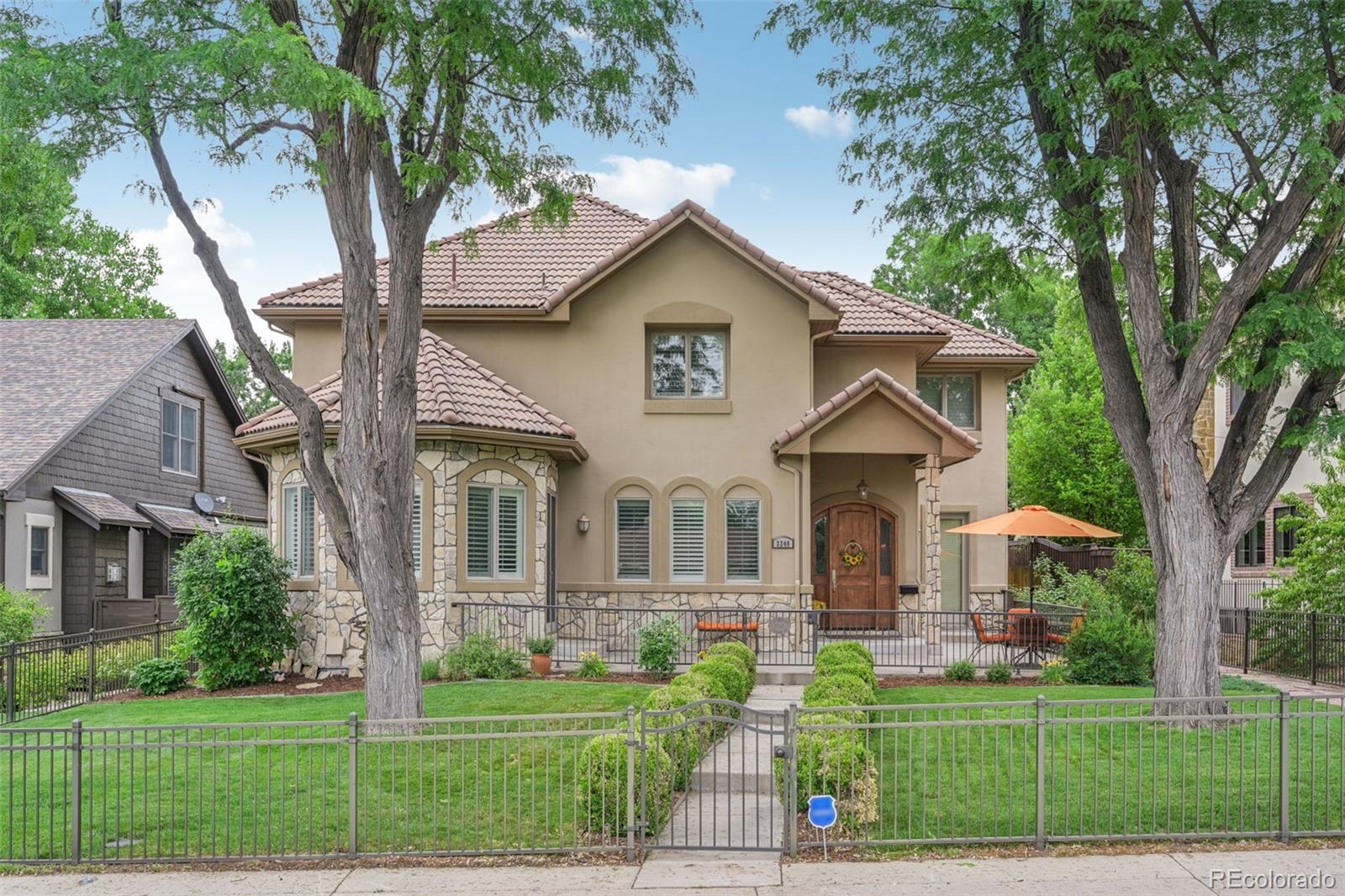 3240 S Clermont Street, denver MLS: 7549931 Beds: 5 Baths: 6 Price: $1,640,000