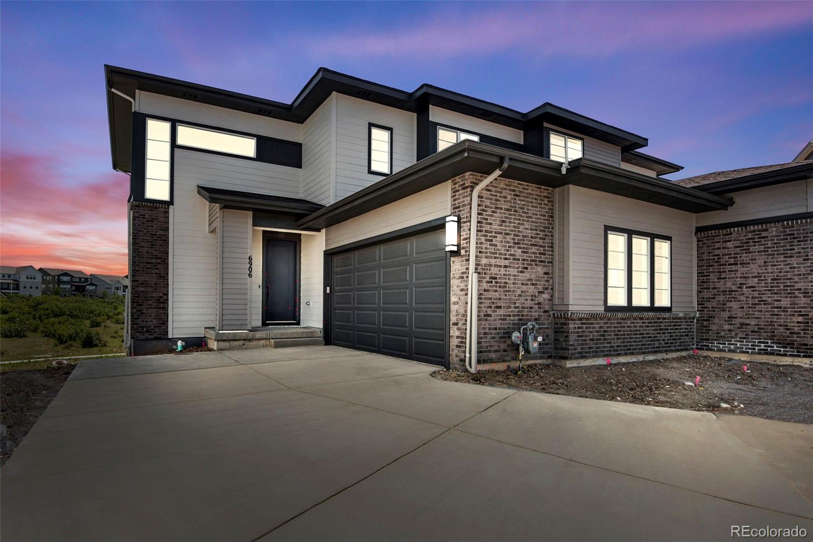 6906  Oak Canyon Circle, castle pines MLS: 9869527 Beds: 4 Baths: 4 Price: $749,900