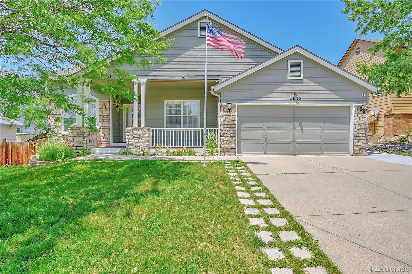 2017  Shiloh Drive, castle rock MLS: 3176785 Beds: 4 Baths: 4 Price: $630,000