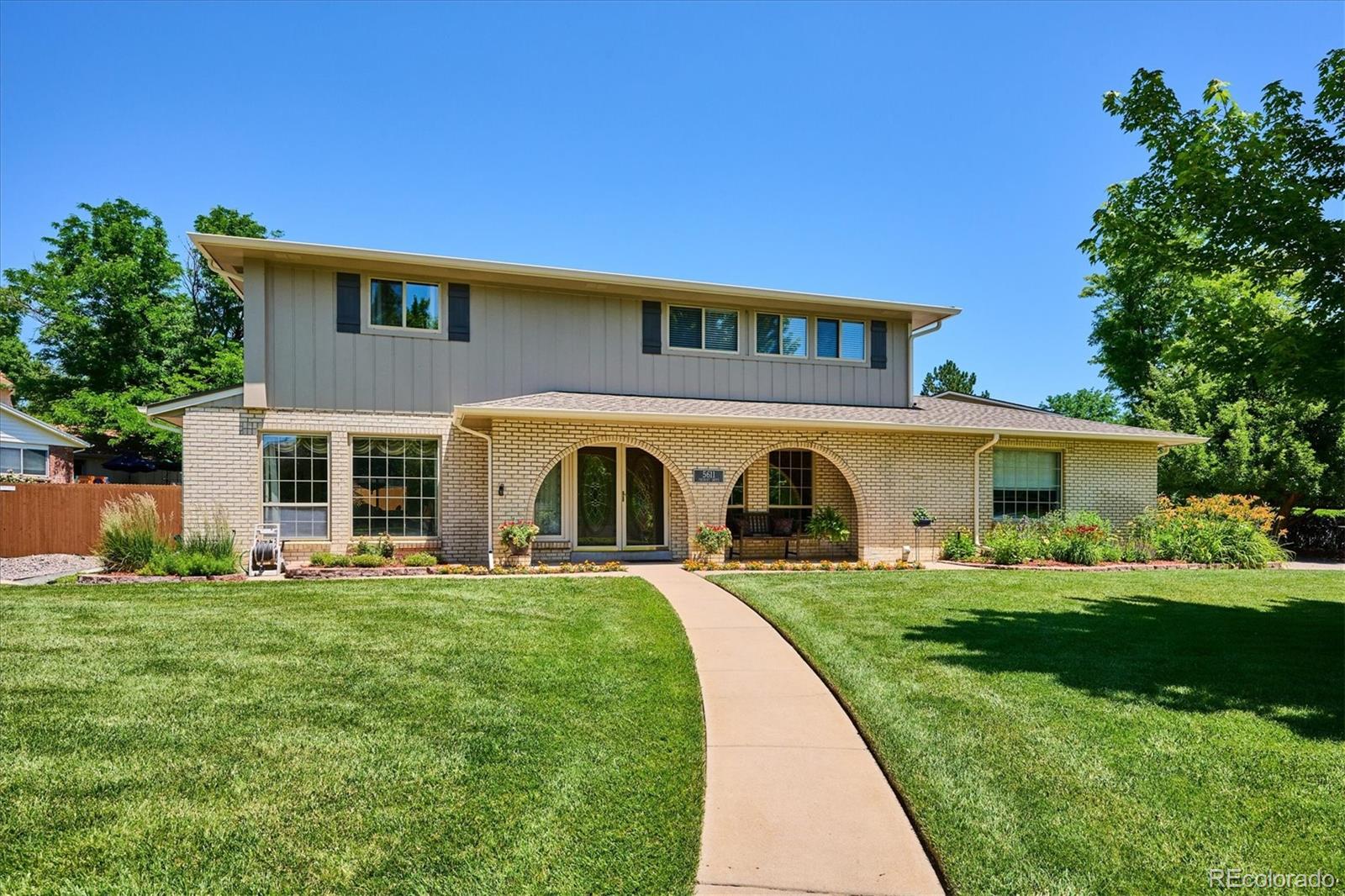 5611 W Fremont Drive, littleton MLS: 8620971 Beds: 4 Baths: 3 Price: $925,000