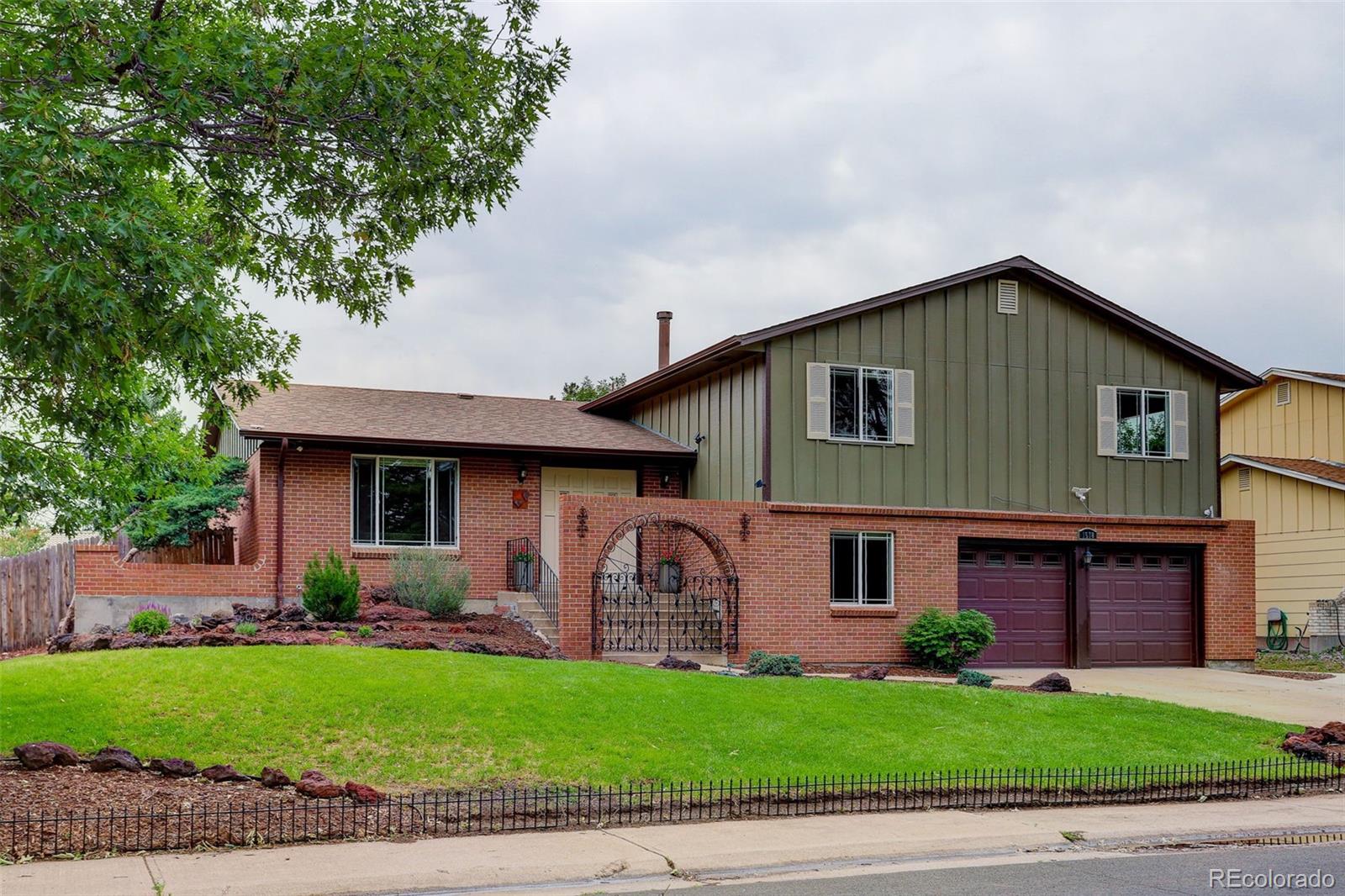 1678 S Oakland Street, aurora MLS: 5047239 Beds: 4 Baths: 3 Price: $627,500