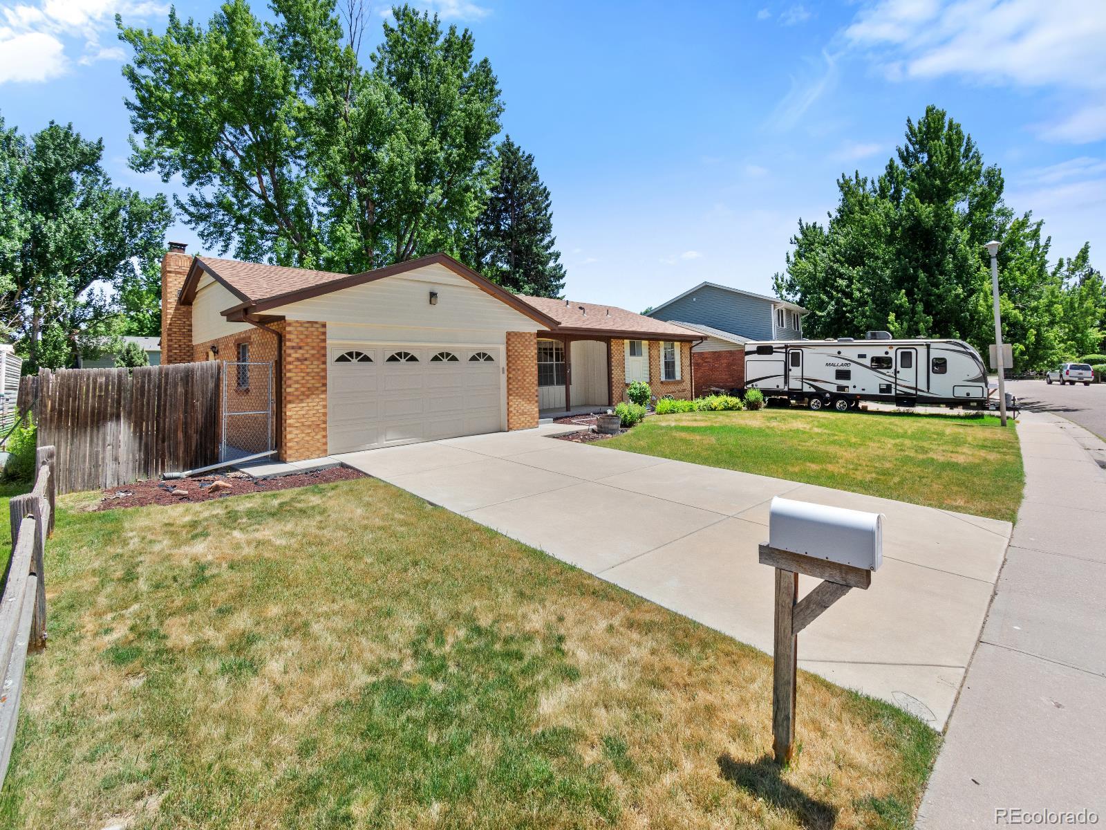 6416 S Ingalls Street, littleton MLS: 4285634 Beds: 4 Baths: 3 Price: $575,000