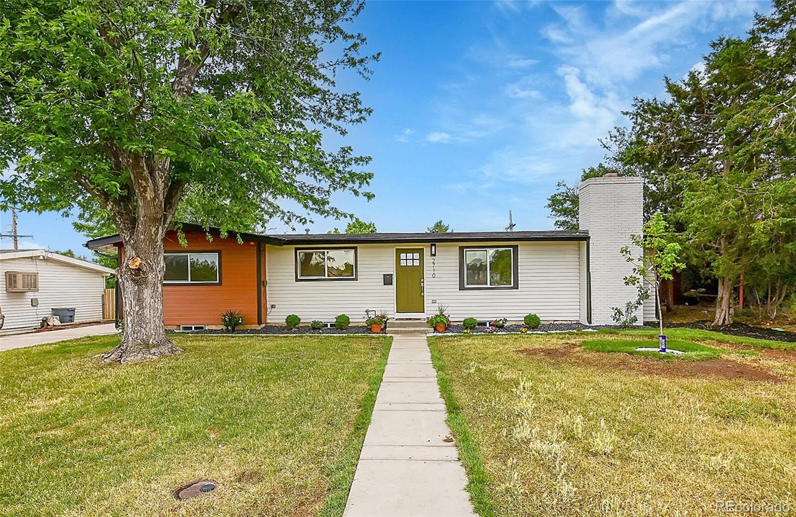 2710  Cottonwood Drive, denver MLS: 7488826 Beds: 5 Baths: 4 Price: $550,000