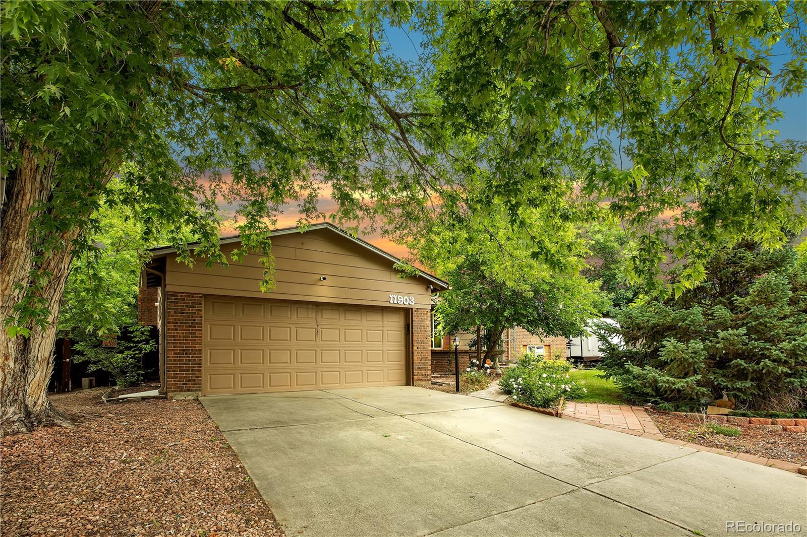 11903 W 71st Avenue, arvada MLS: 2559900 Beds: 3 Baths: 2 Price: $515,000