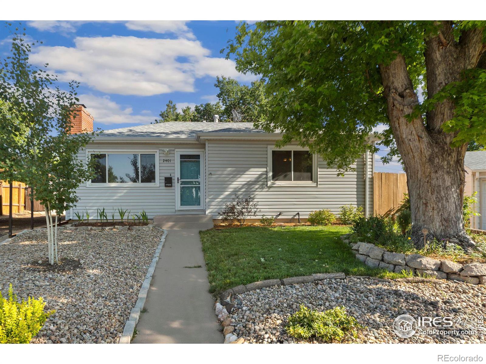 2401  15th Ave Ct, greeley MLS: 4567891012667 Beds: 2 Baths: 2 Price: $325,000