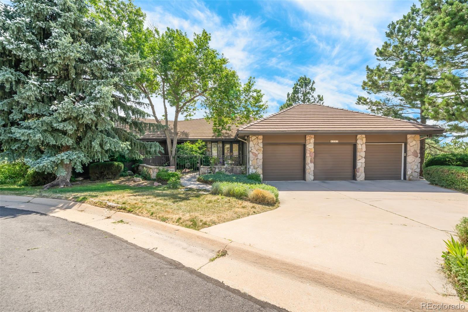 202  Kelsey Place, castle rock MLS: 8010005 Beds: 4 Baths: 4 Price: $799,900