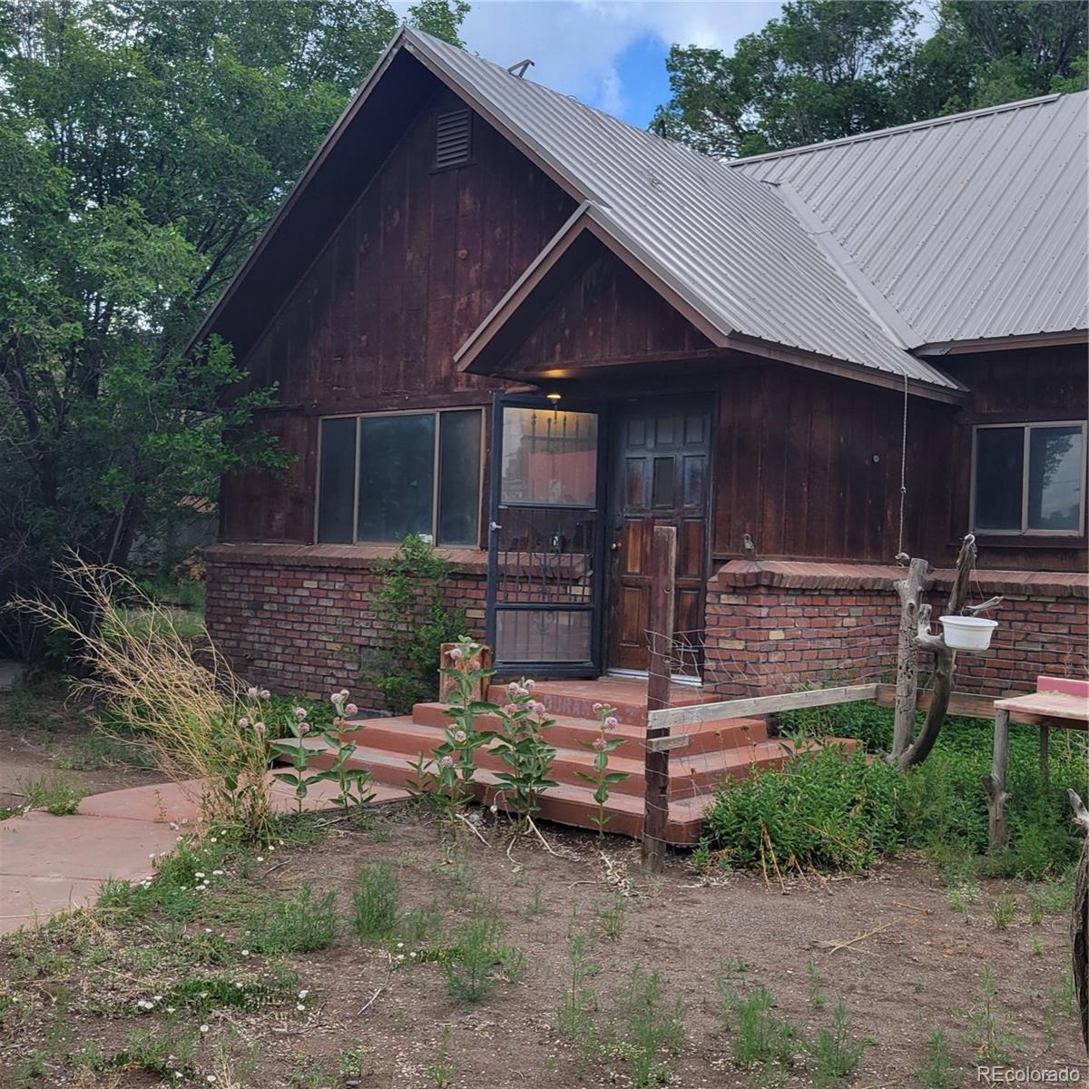 2067 1st street, Alamosa sold home. Closed on 2025-03-18 for $160,000.