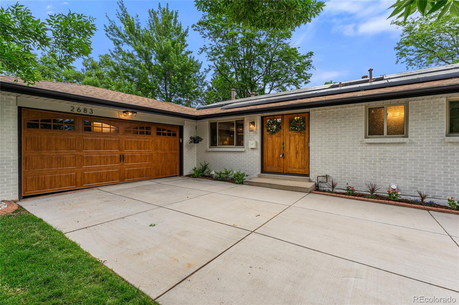 2683 S Krameria Street, denver MLS: 1815125 Beds: 5 Baths: 3 Price: $919,000