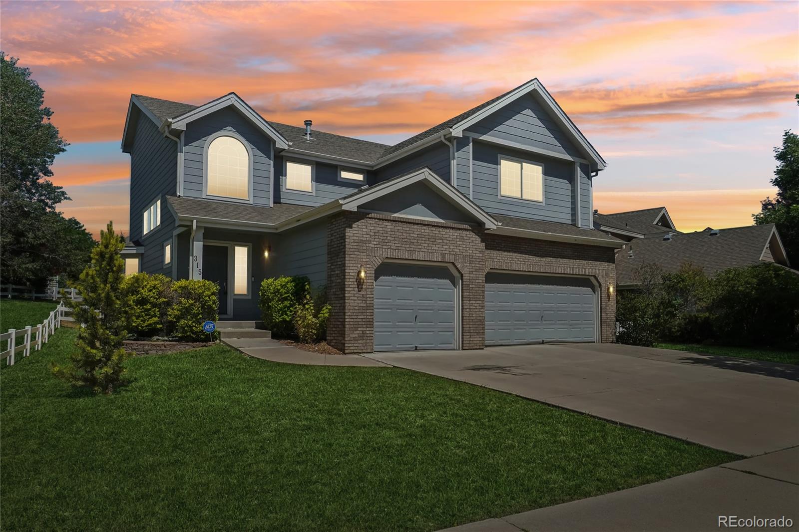 315  Scenic Drive, loveland MLS: 4076137 Beds: 5 Baths: 3 Price: $619,900