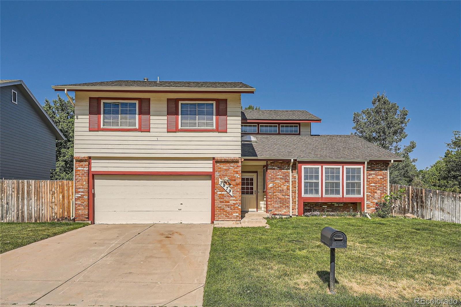 7979 S Jasmine Circle, centennial MLS: 8241801 Beds: 4 Baths: 4 Price: $810,000