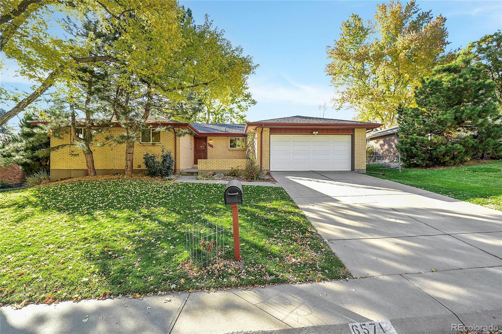 6571  Urban Court, arvada MLS: 6547401 Beds: 5 Baths: 4 Price: $625,000