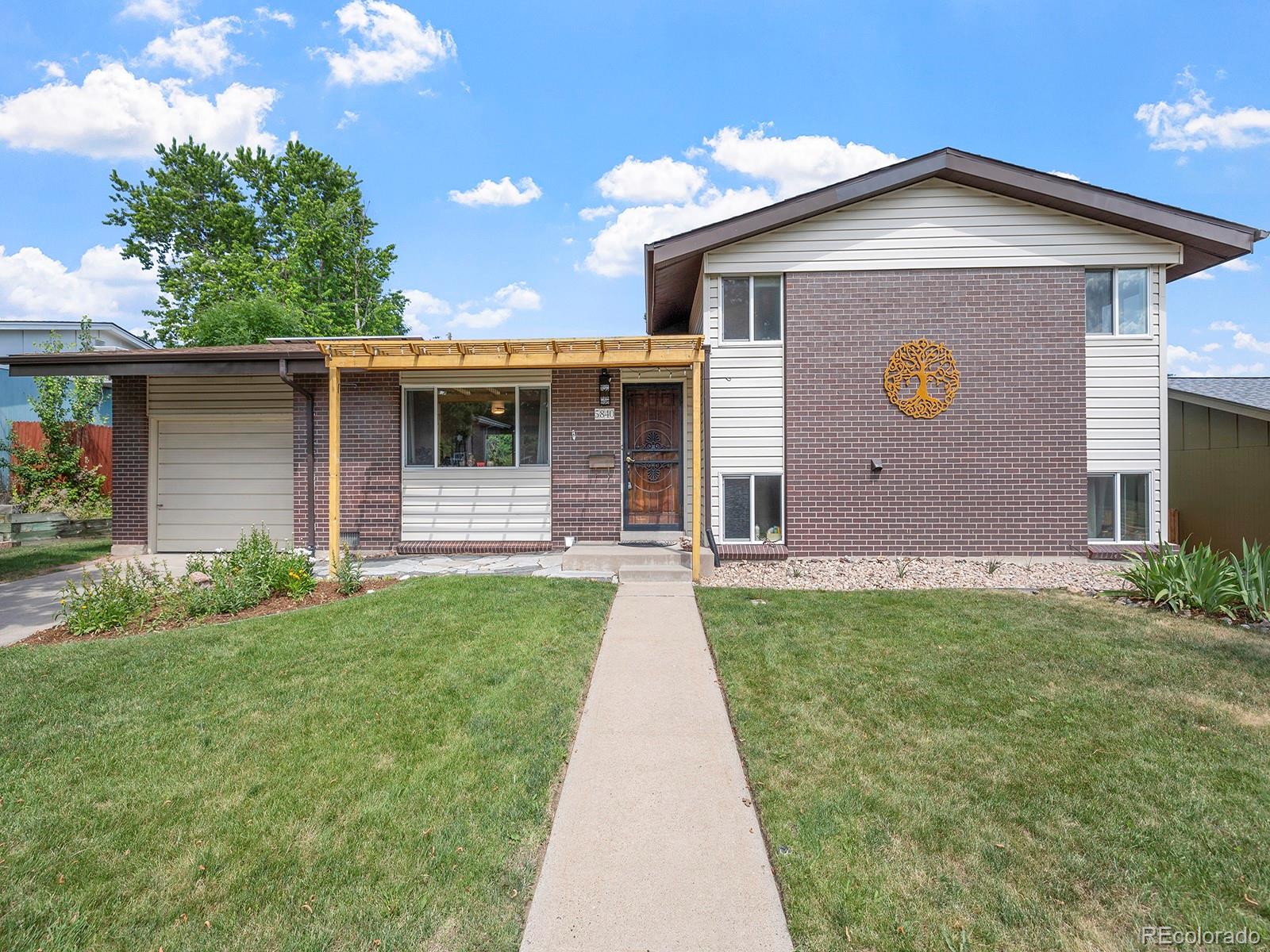 5840  Taft Court, arvada MLS: 8005924 Beds: 3 Baths: 2 Price: $565,000