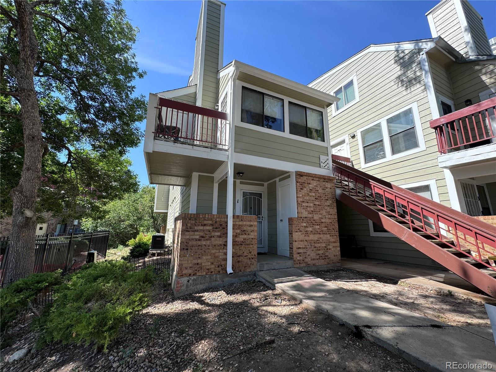 922 S Dearborn Way 1, Aurora  MLS: 6953880 Beds: 1 Baths: 1 Price: $200,000