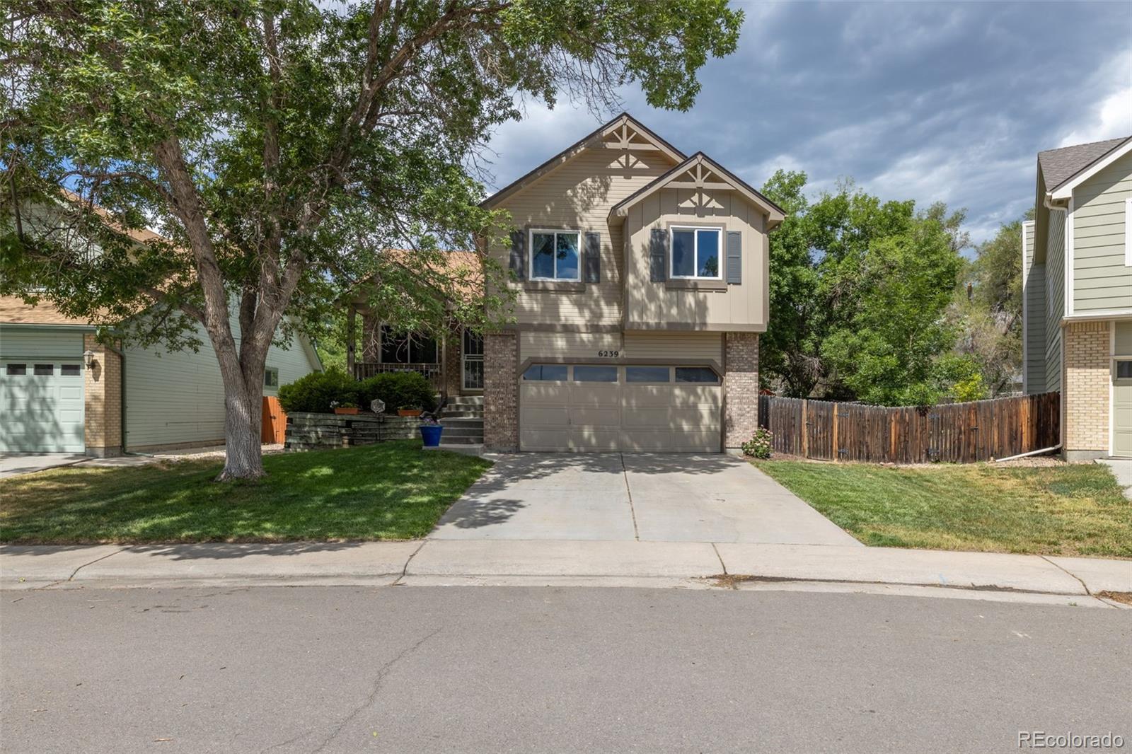 6239  Stuart Street, arvada MLS: 6296130 Beds: 4 Baths: 3 Price: $585,000