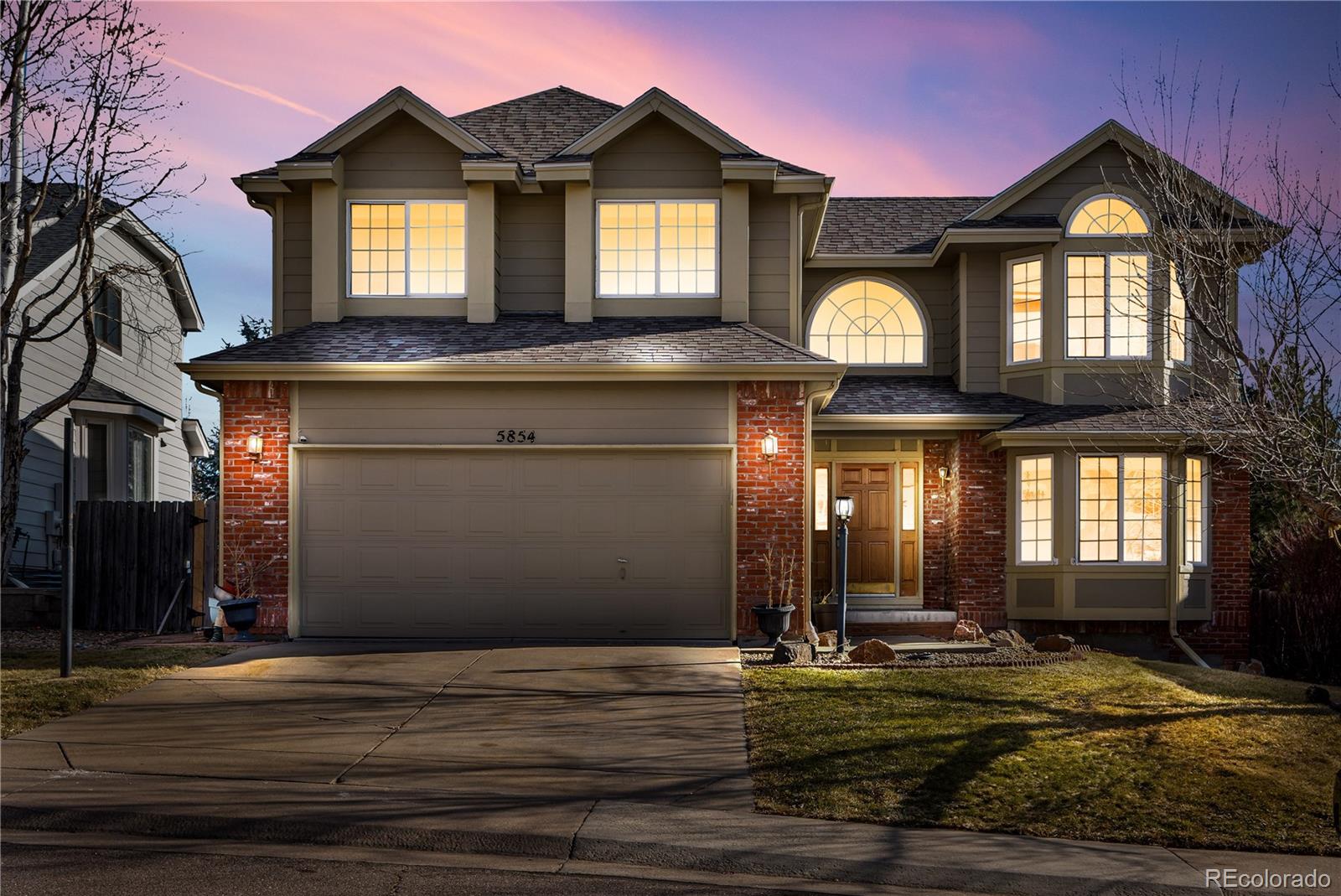 5854 S Danube Street, aurora MLS: 5451137 Beds: 6 Baths: 4 Price: $739,888