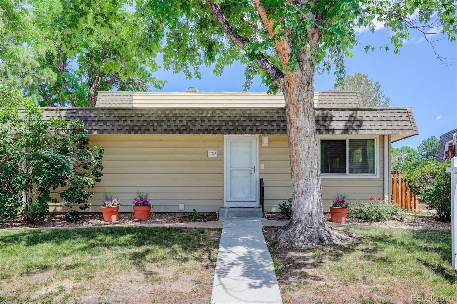 6735 E Arizona Avenue A, Denver  MLS: 4315888 Beds: 2 Baths: 1 Price: $300,000