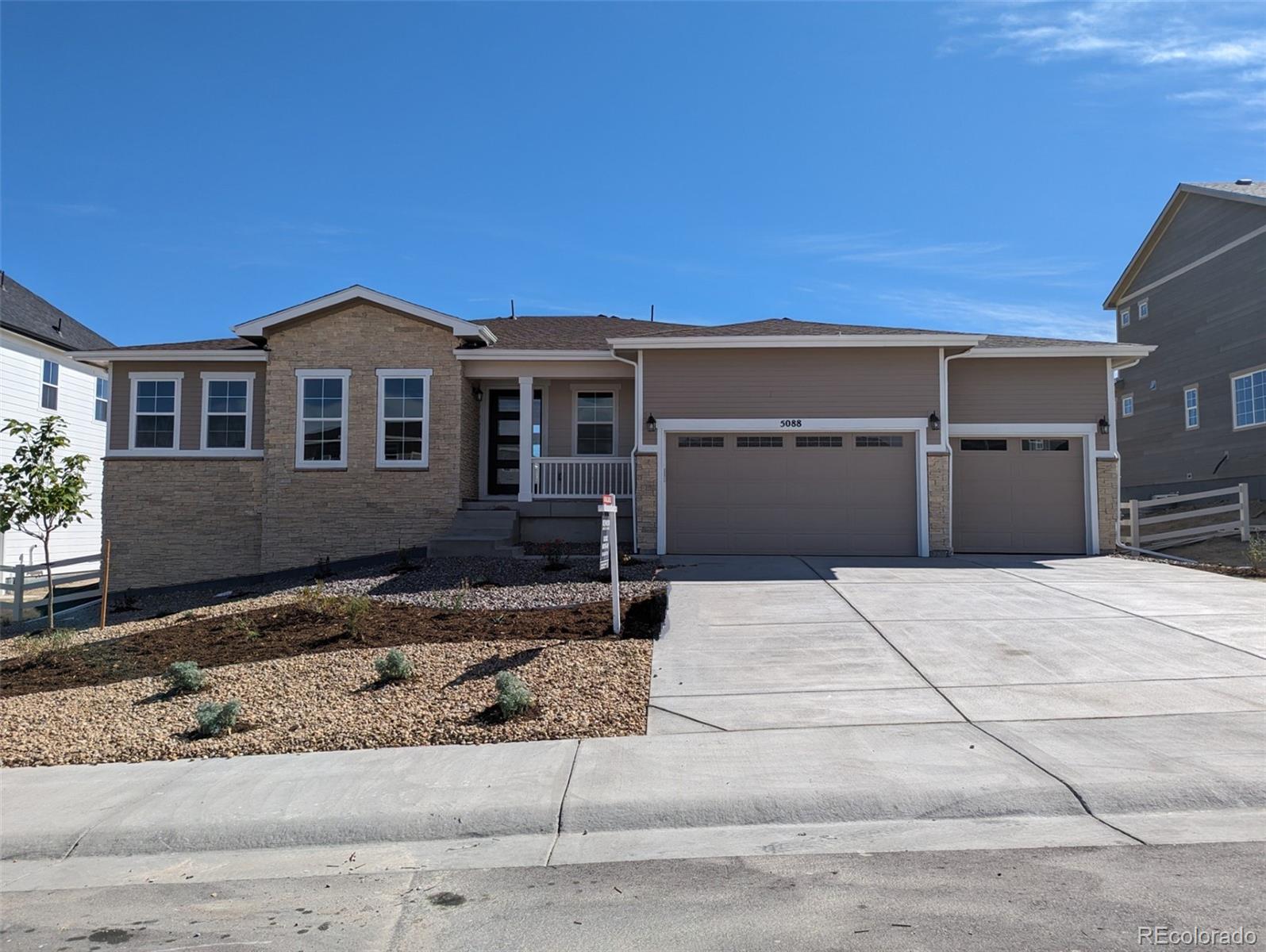 5088  Hickory Oaks Street, castle rock MLS: 2691211 Beds: 4 Baths: 4 Price: $899,950
