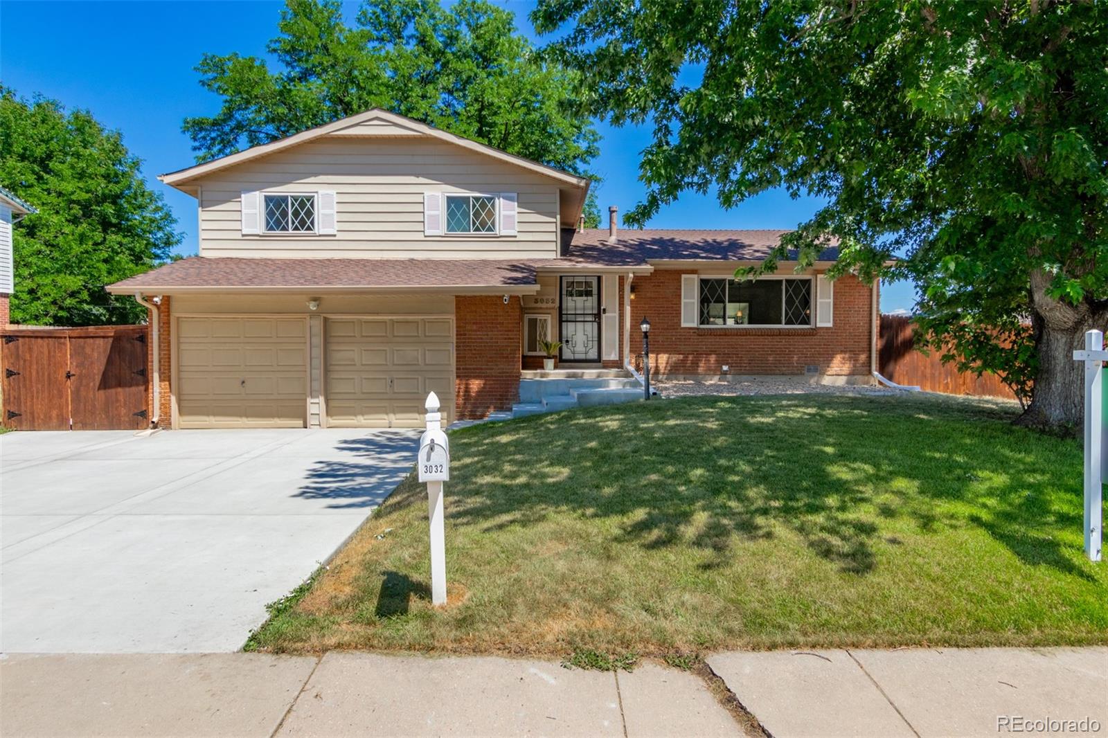 3032 S Saulsbury Street, denver MLS: 6762531 Beds: 3 Baths: 3 Price: $590,000