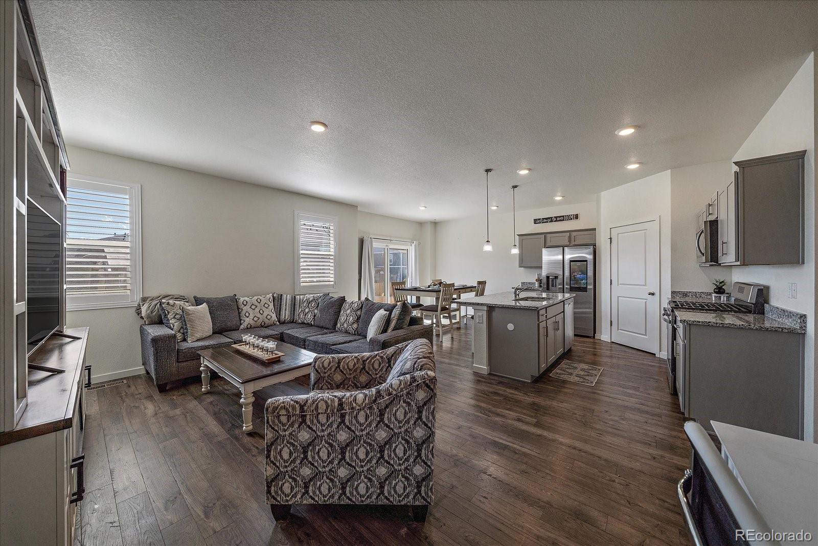 425  Sunrise Court, fort lupton MLS: 9801550 Beds: 3 Baths: 2 Price: $488,000