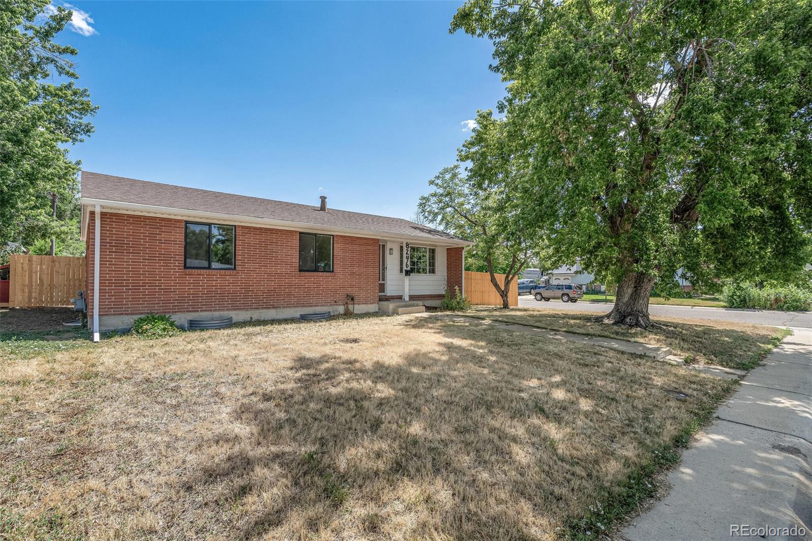 8246  Solana Drive, denver MLS: 2739901 Beds: 3 Baths: 2 Price: $479,900