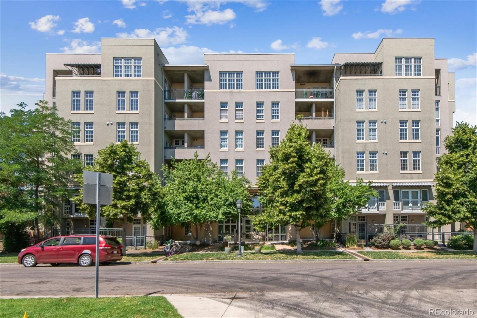 275 S Harrison Street 208, Denver  MLS: 6297438 Beds: 1 Baths: 1 Price: $438,000