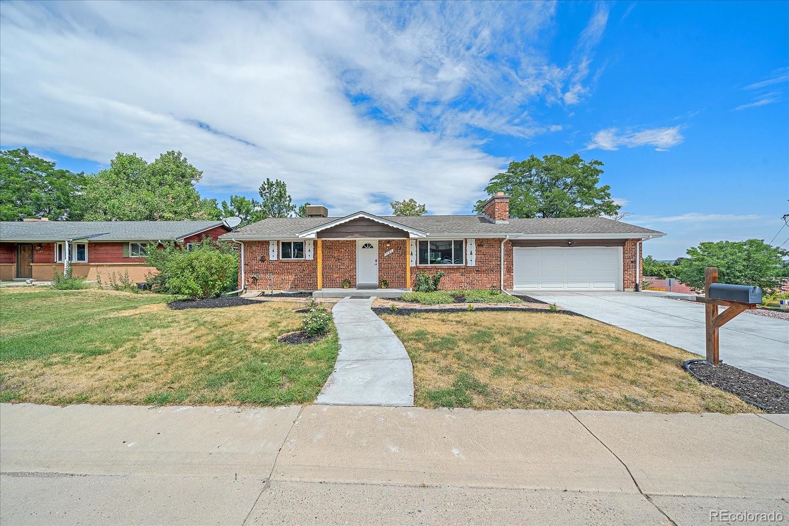 7197  Dudley Drive, arvada MLS: 3348030 Beds: 4 Baths: 2 Price: $600,000