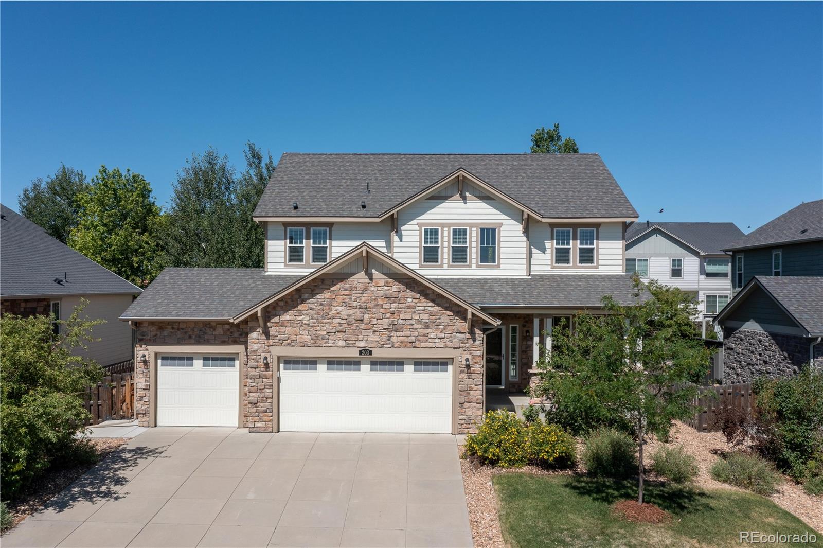 203 N Muscadine Court, aurora MLS: 3061546 Beds: 4 Baths: 4 Price: $599,000