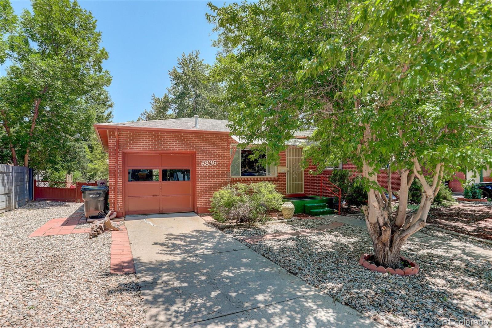 6836  Newcombe Street, arvada MLS: 4428958 Beds: 3 Baths: 3 Price: $489,900