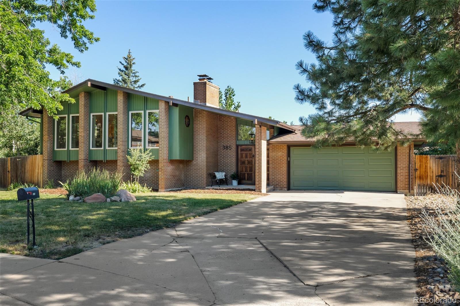 385  Seminole Drive, boulder MLS: 2253482 Beds: 4 Baths: 2 Price: $995,000