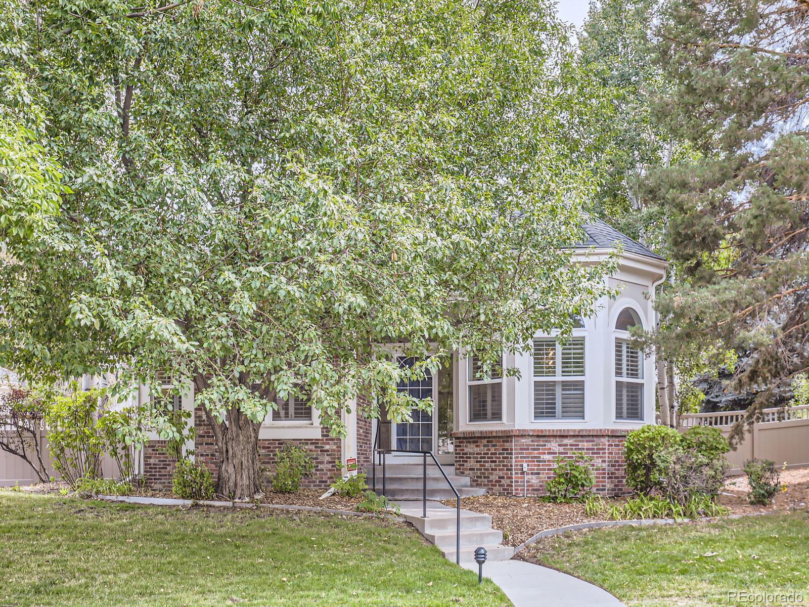 1011 S Valentia Street, denver MLS: 1629727 Beds: 3 Baths: 3 Price: $670,000