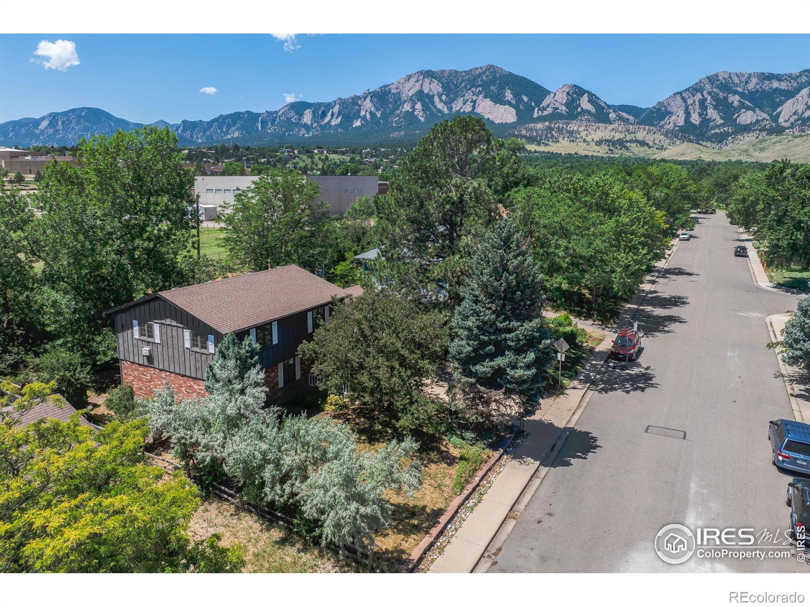 4430  Ludlow Street, boulder MLS: 4567891013771 Beds: 3 Baths: 3 Price: $750,000