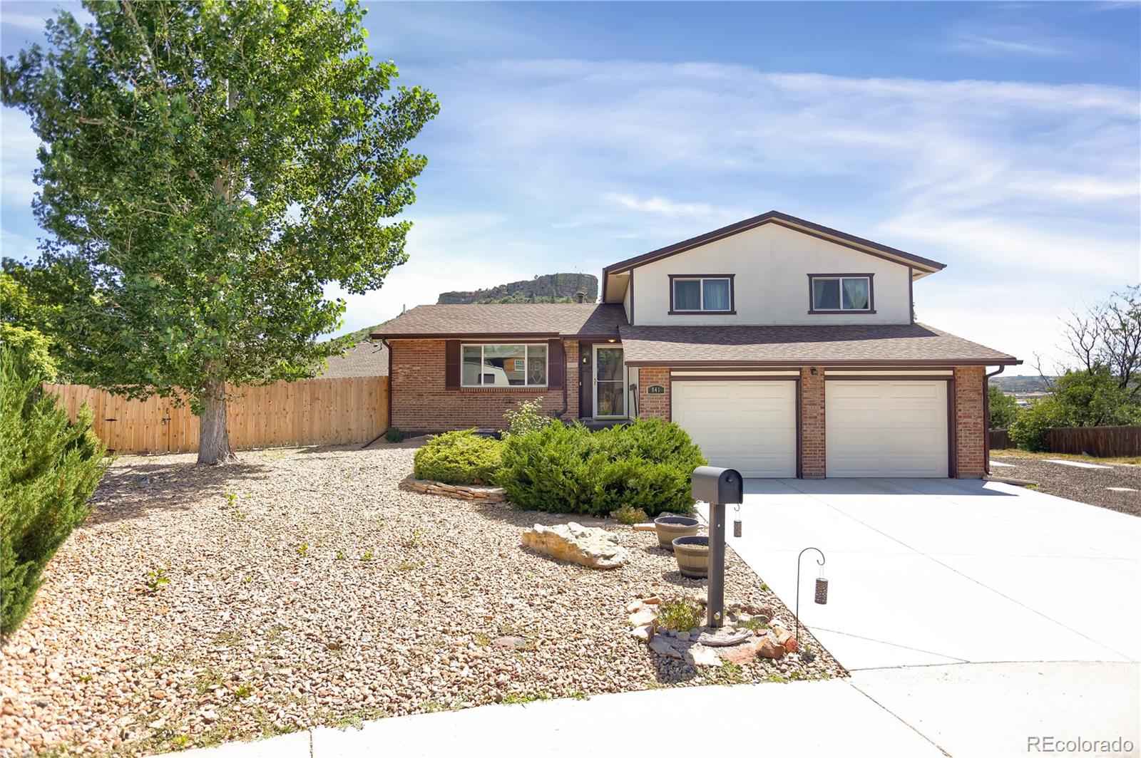 941  Mountain View Drive, castle rock MLS: 9716185 Beds: 4 Baths: 3 Price: $560,000