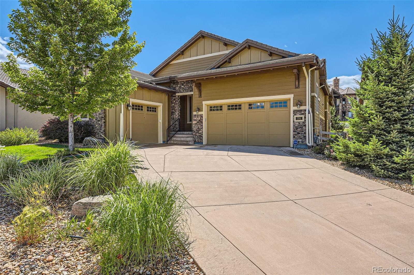 294  featherwalk court, Highlands Ranch sold home. Closed on 2024-10-11 for $1,128,600.