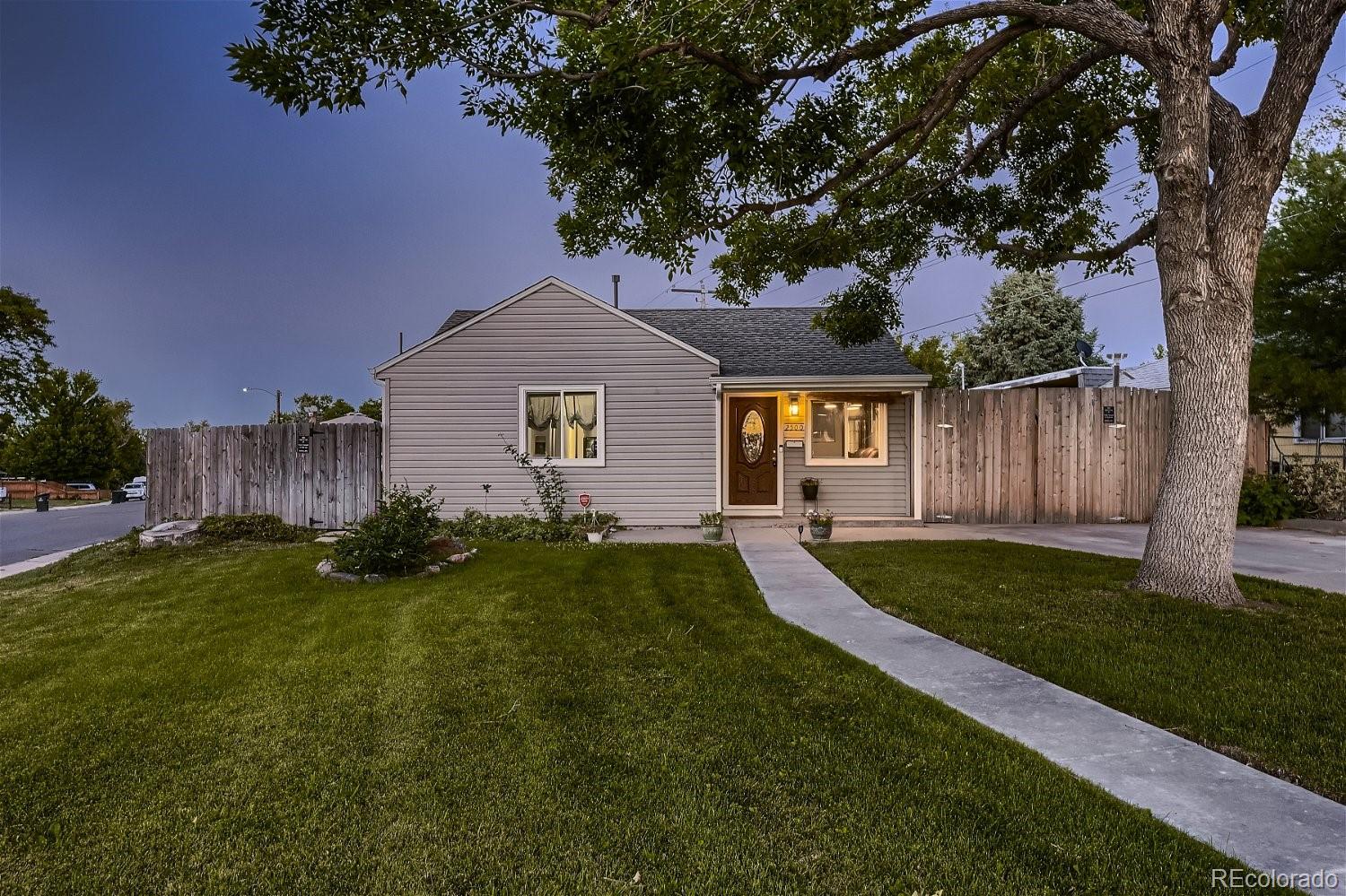 2500 S Linley Court, denver MLS: 9461349 Beds: 2 Baths: 1 Price: $429,999